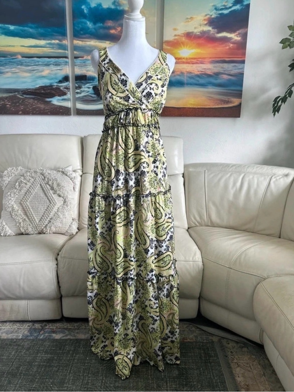 new directions Green Paisley Sleeveless Maxi Dress